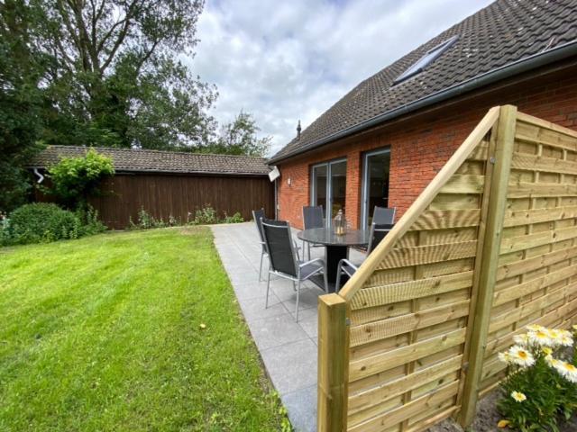 Ferienhaus Mit Garten In Nordseenaehe Langenhorn Exterior foto